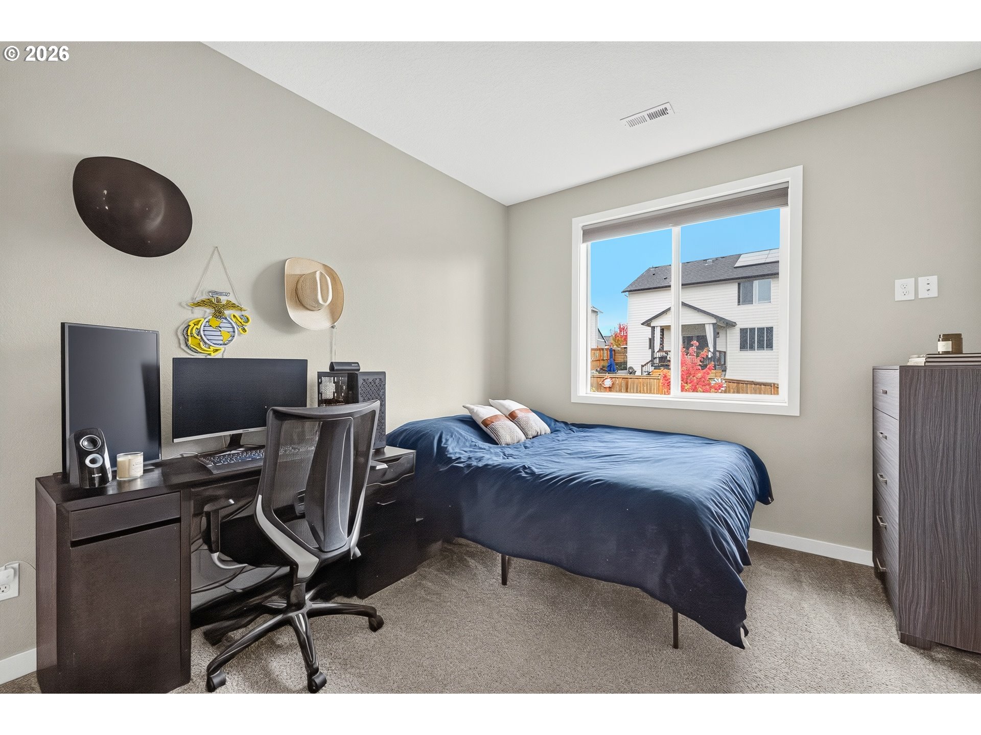 128 E TAYLOR DR