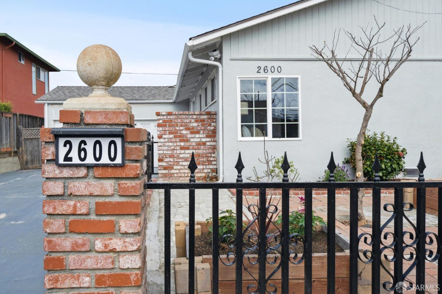 2600 Cottonwood Drive