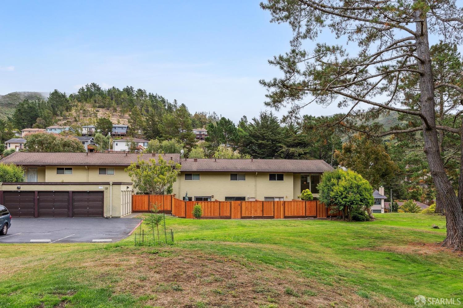 1099 Oddstad Boulevard