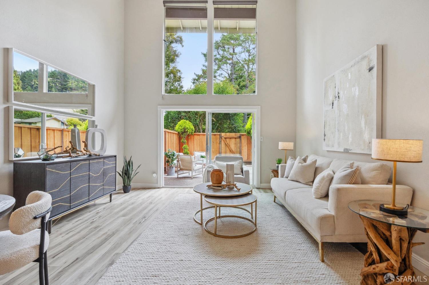 1099 Oddstad Boulevard