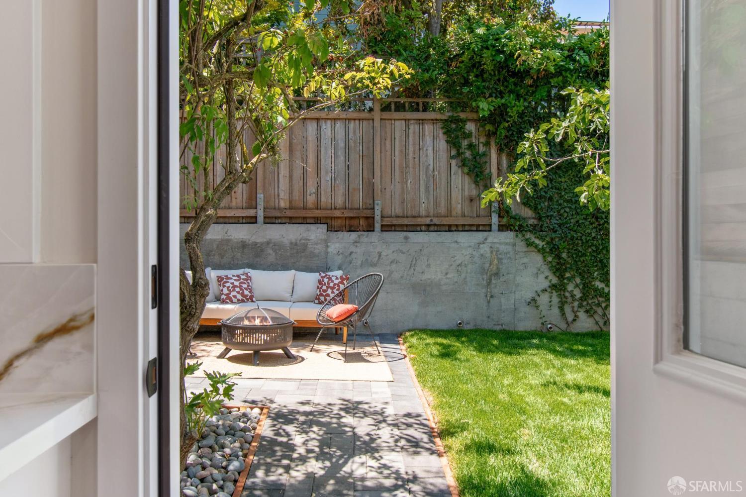 3284 Folsom Street