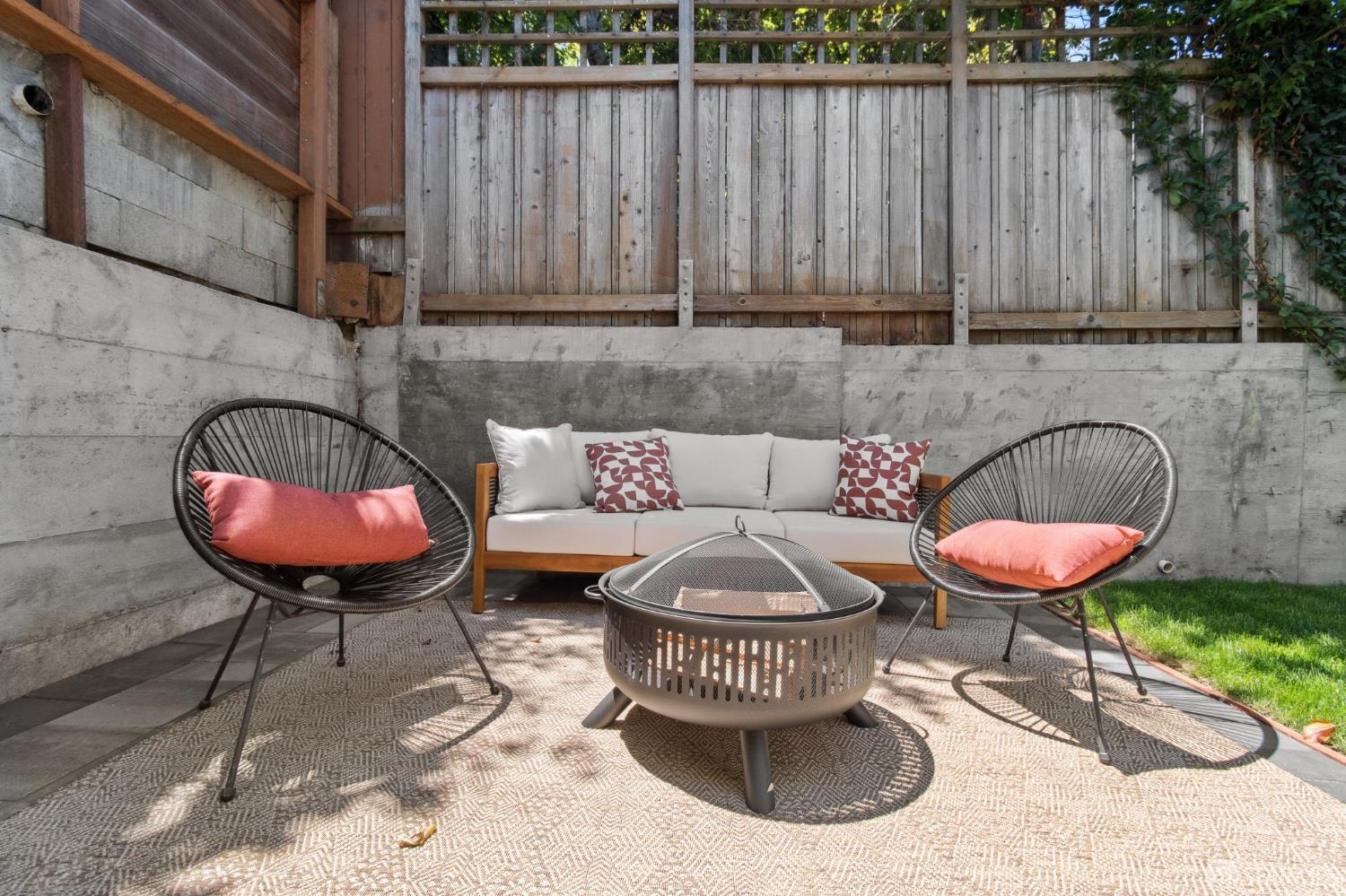 3284 Folsom Street