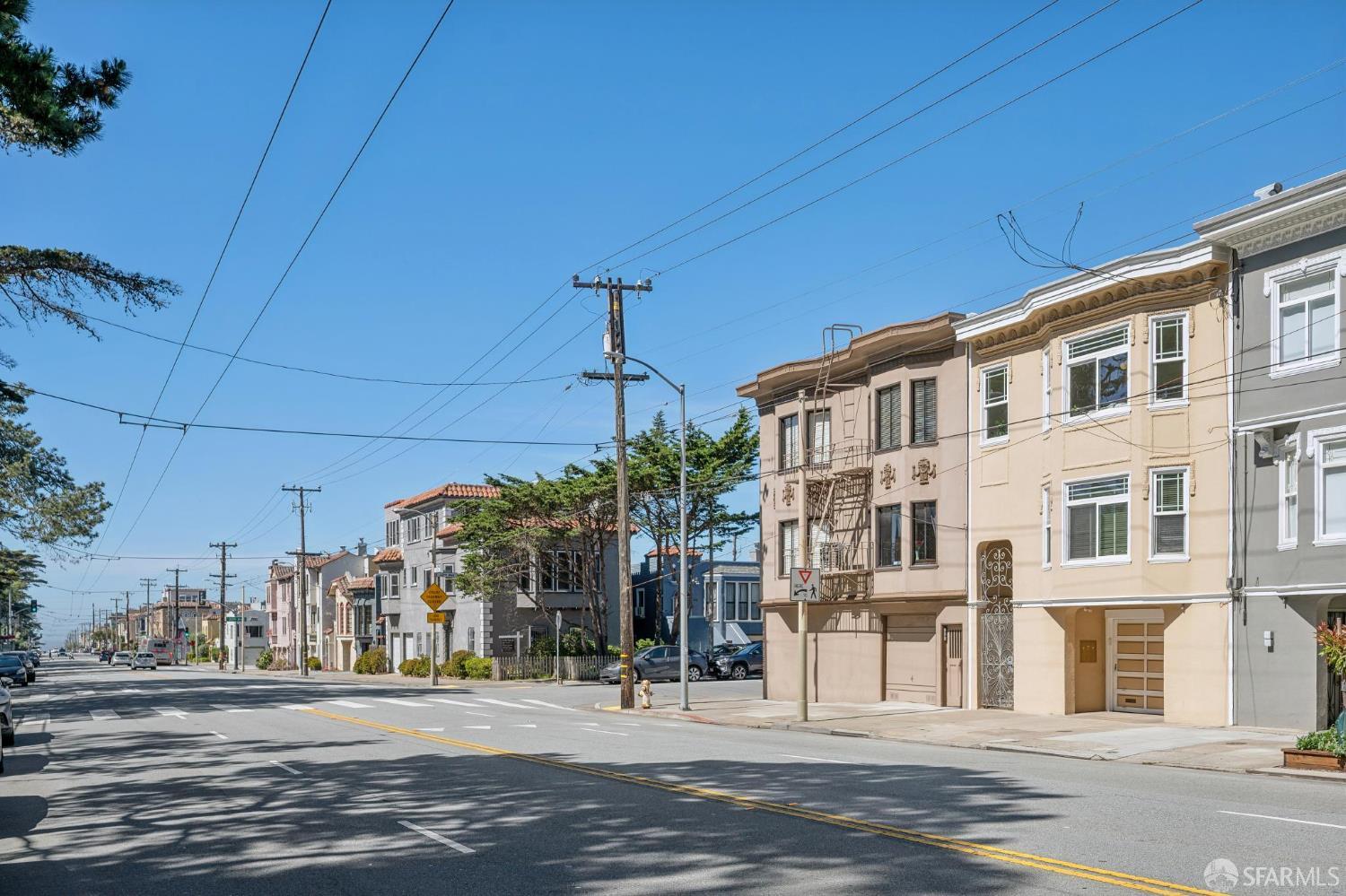 5544-5546 Fulton Street