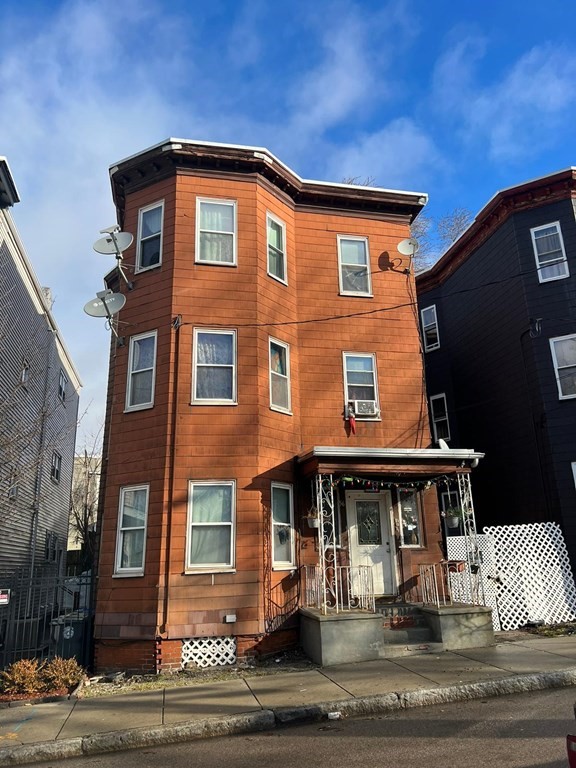 56 Chester Ave