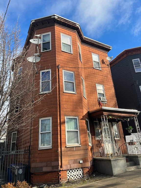 56 Chester Ave