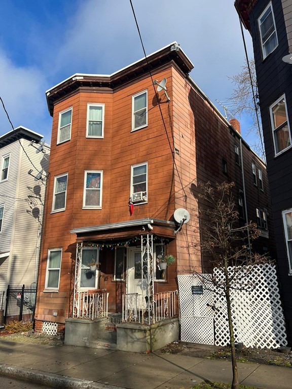 56 Chester Ave