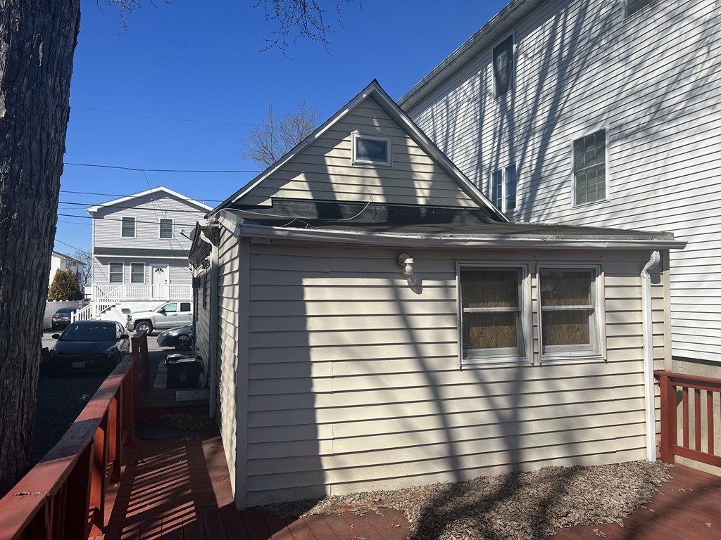 32 Arcadia St