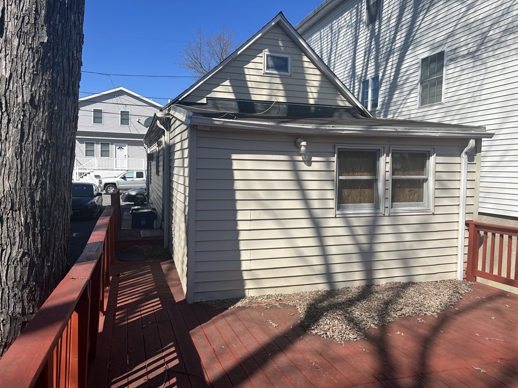32 Arcadia St