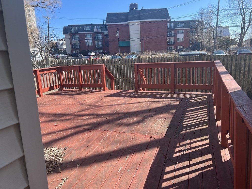 32 Arcadia St
