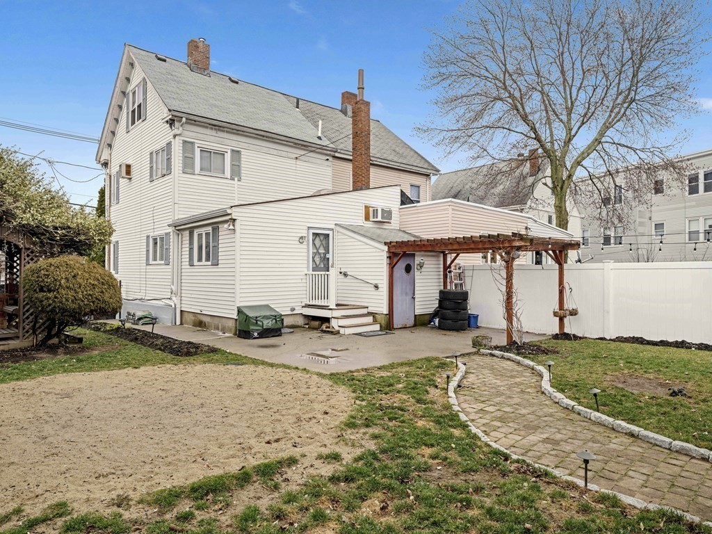 596 Washington Ave