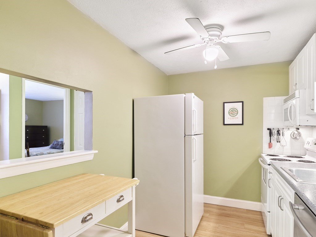 55 Eleanor St # 11