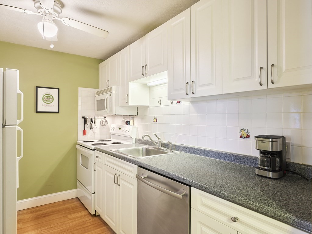 55 Eleanor St # 11