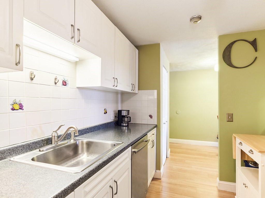 55 Eleanor St # 11