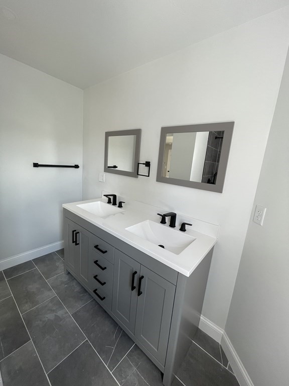 73 Saunders Street # 2