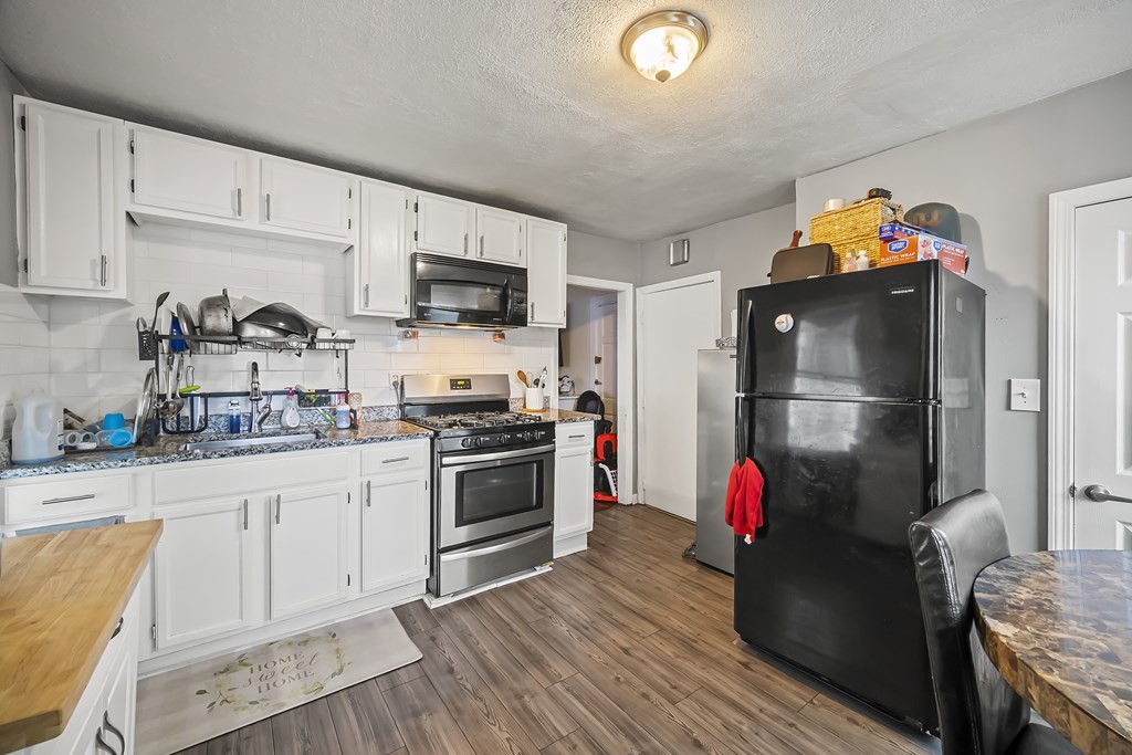 17 Wayland St
