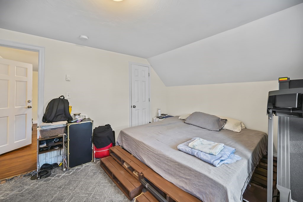 17 Wayland St