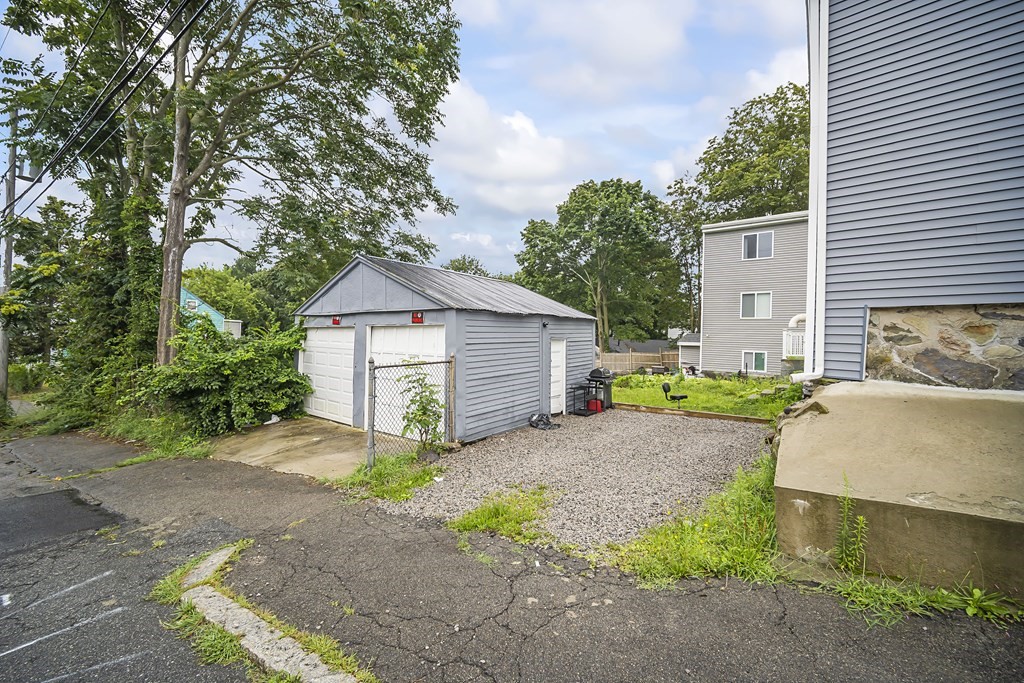17 Wayland St