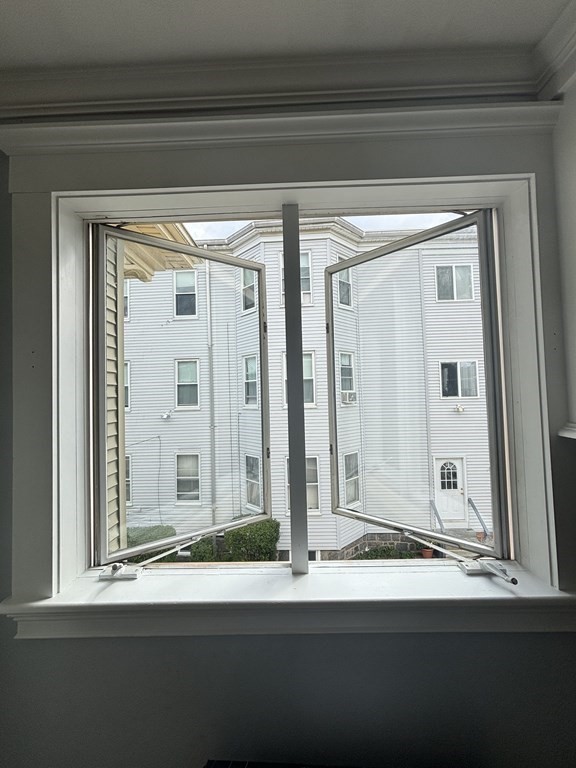 14 Lawrence St # 2