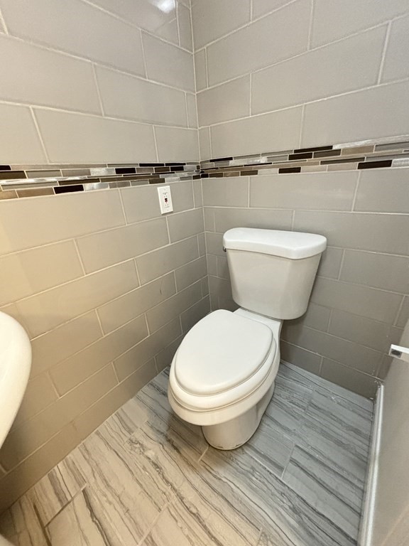 14 Lawrence St # 2