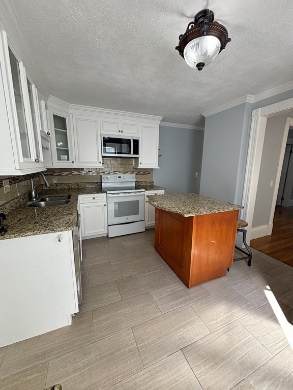 14 Lawrence St # 2