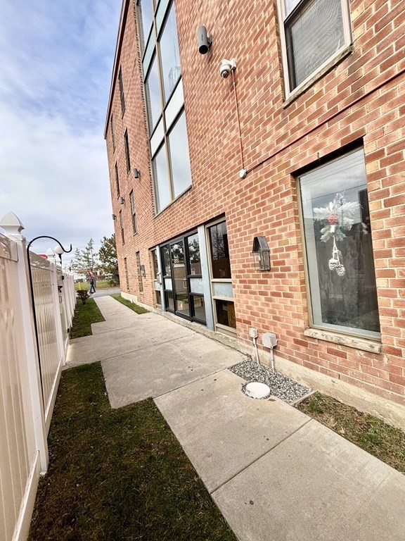 175 Ward St # 32