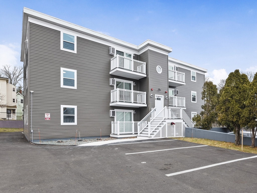 185 Lewis St # 3