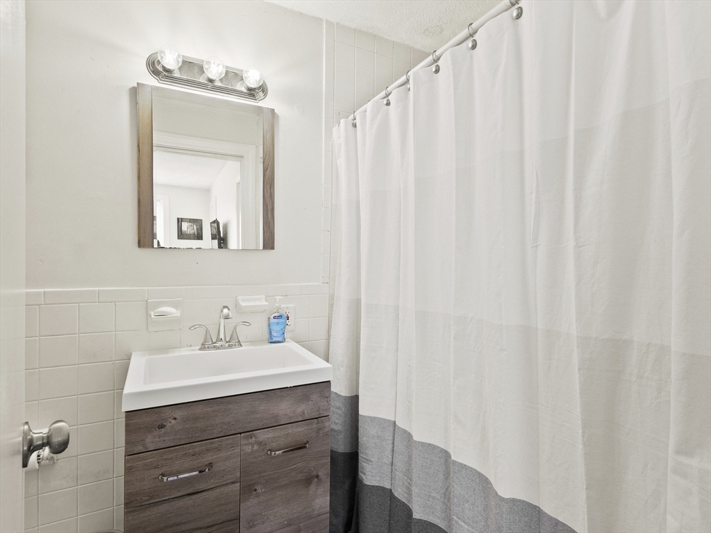 185 Lewis St # 3
