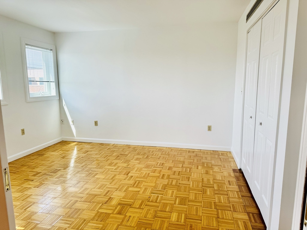 165 Cottage St # 713