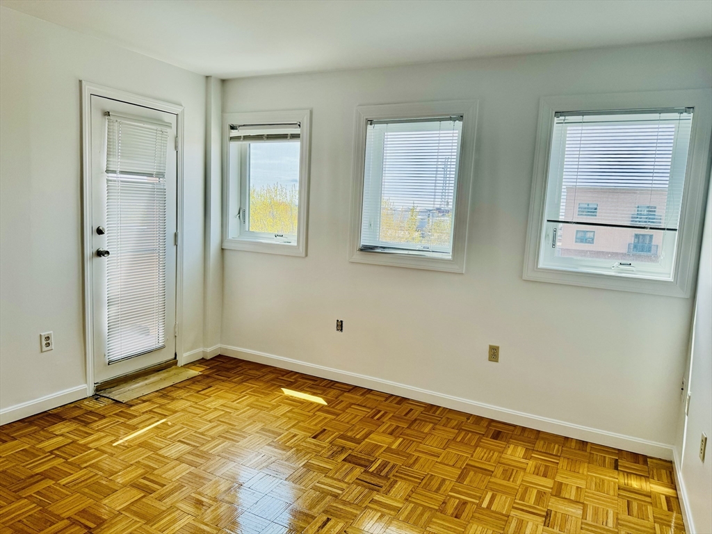 165 Cottage St # 713