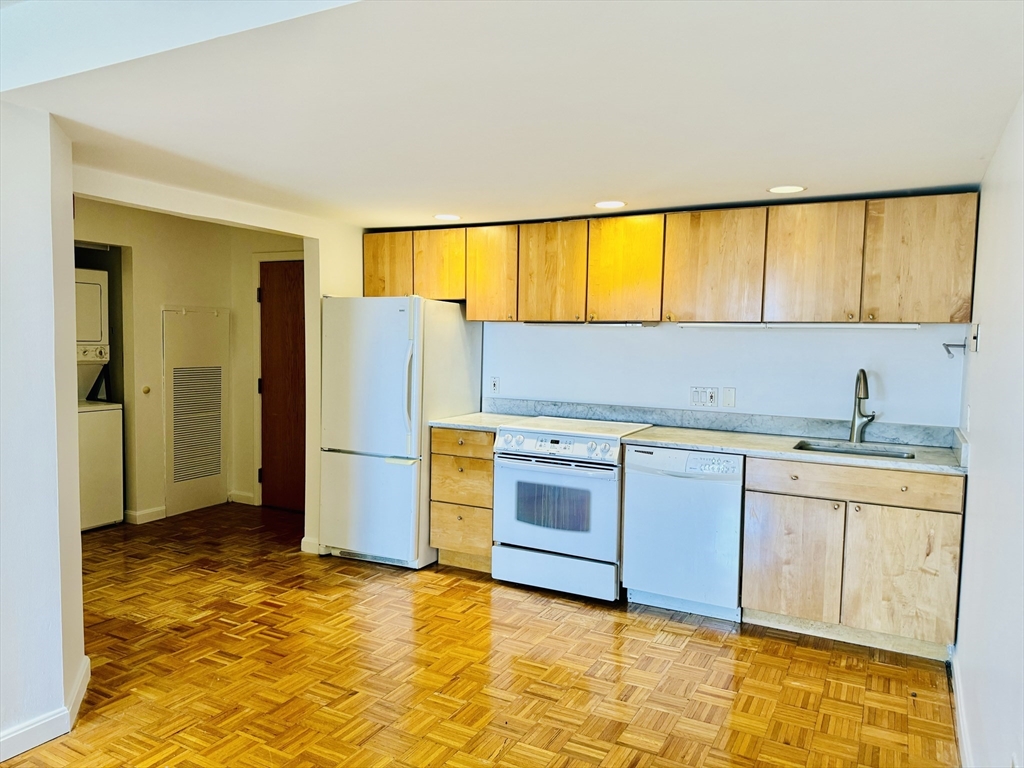 165 Cottage St # 713
