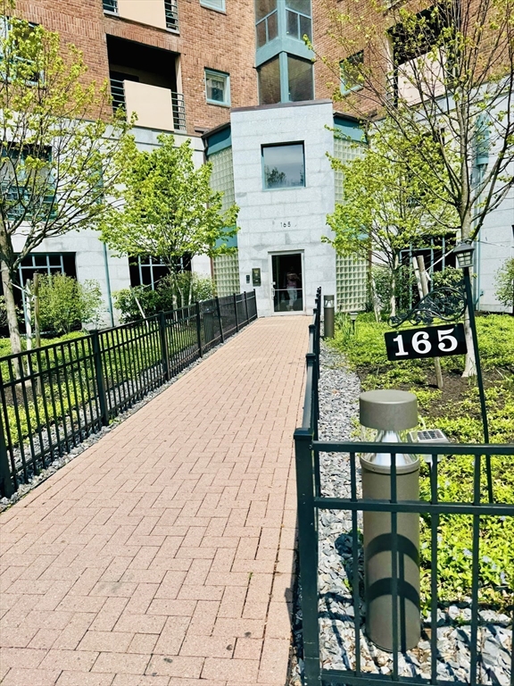 165 Cottage St # 713