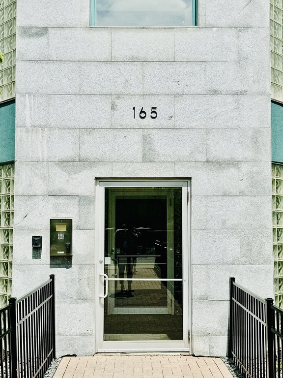 165 Cottage St # 713