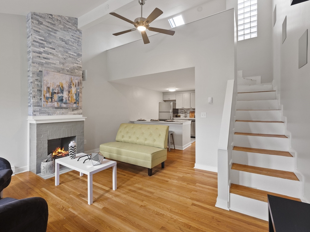210 Washington Ave # 4