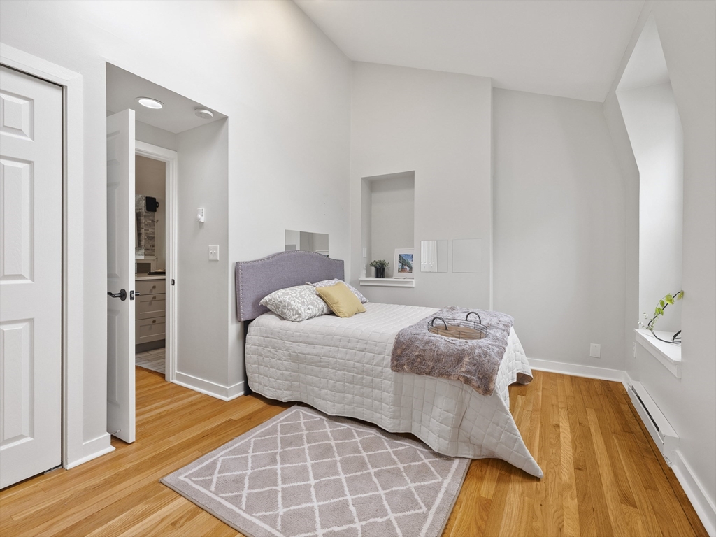 210 Washington Ave # 4