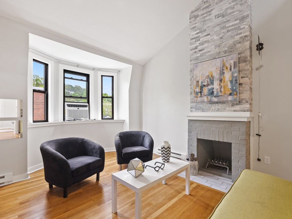 210 Washington Ave # 4