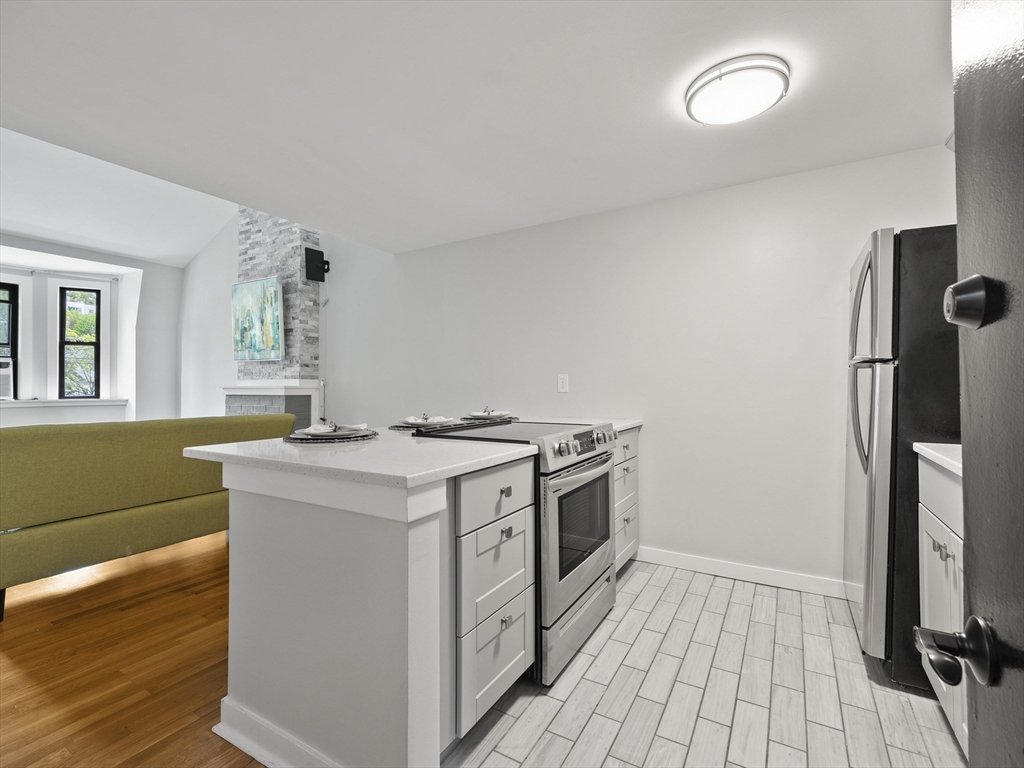 210 Washington Ave # 4