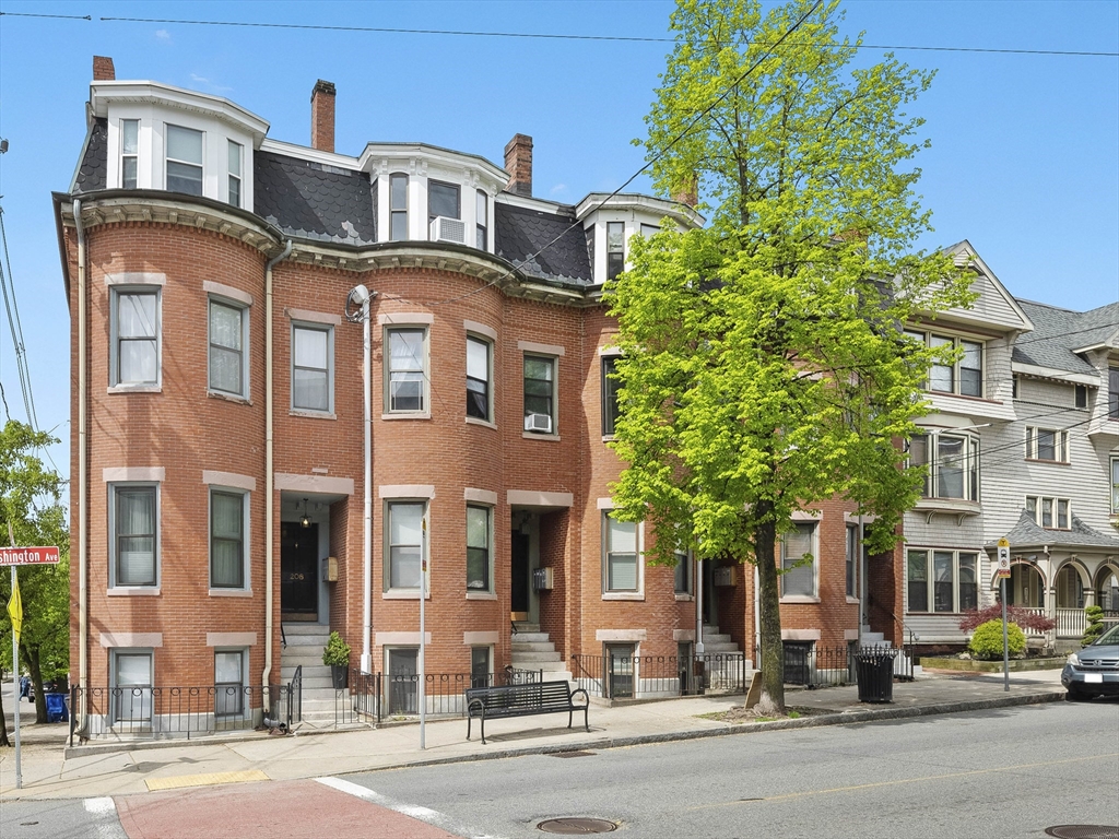 210 Washington Ave # 4