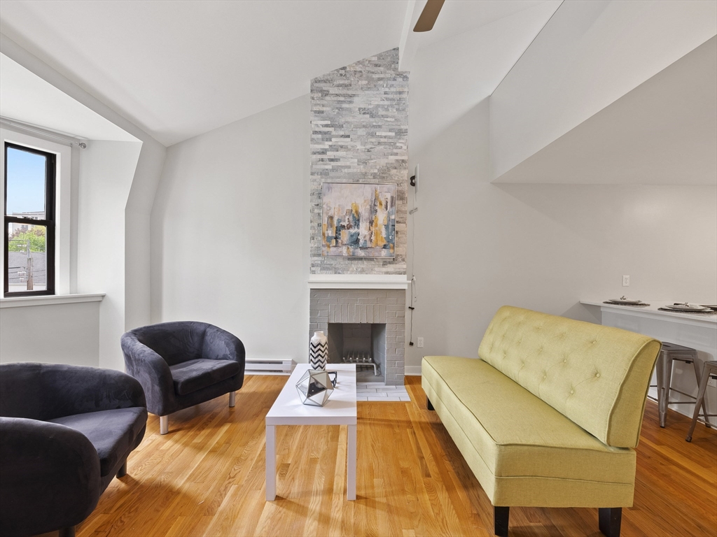210 Washington Ave # 4