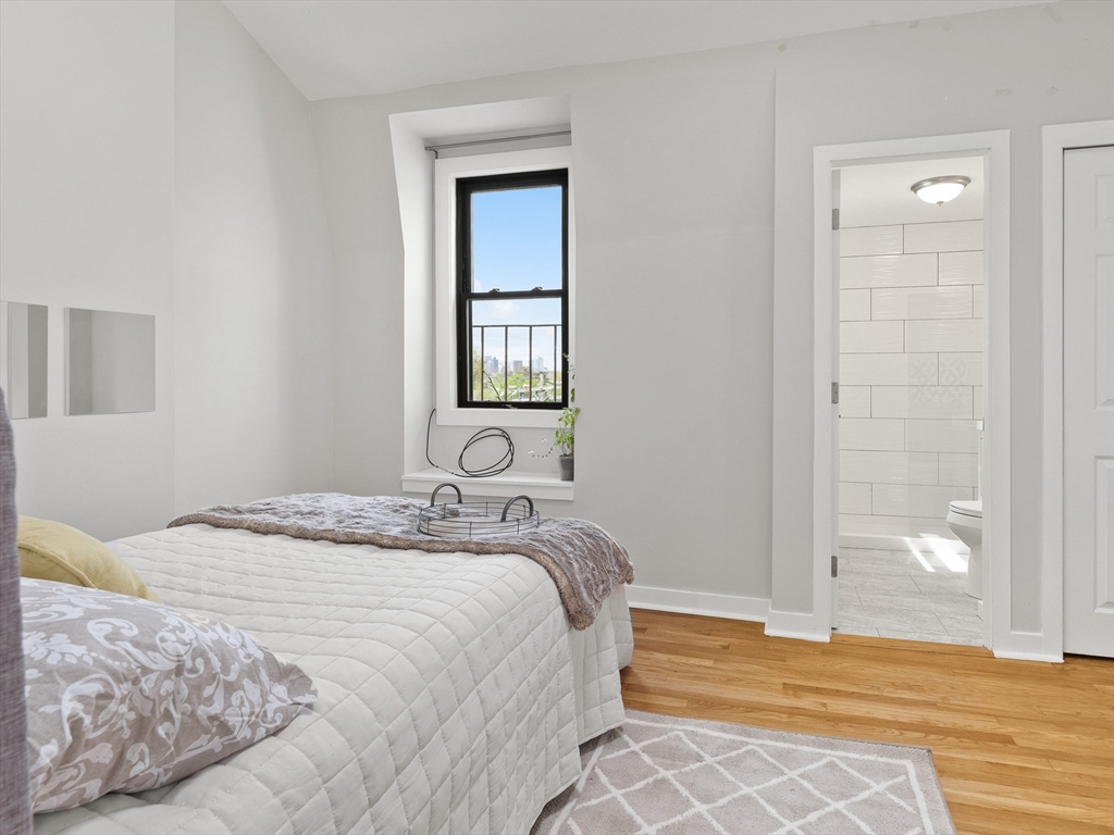 210 Washington Ave # 4