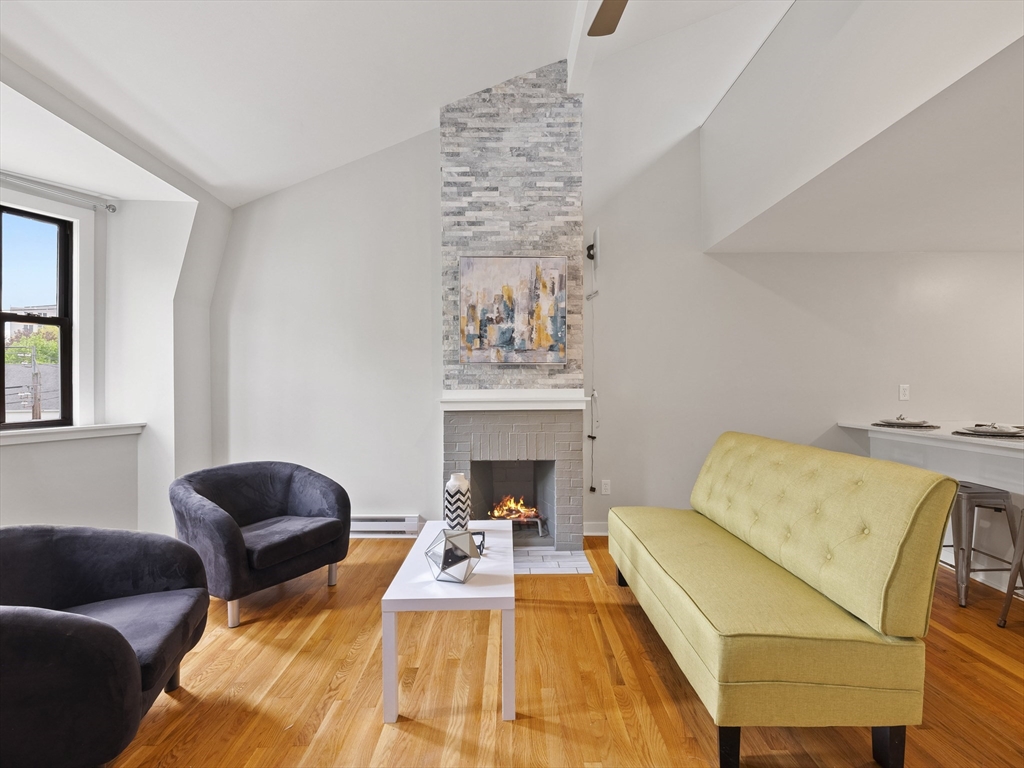 210 Washington Ave # 4