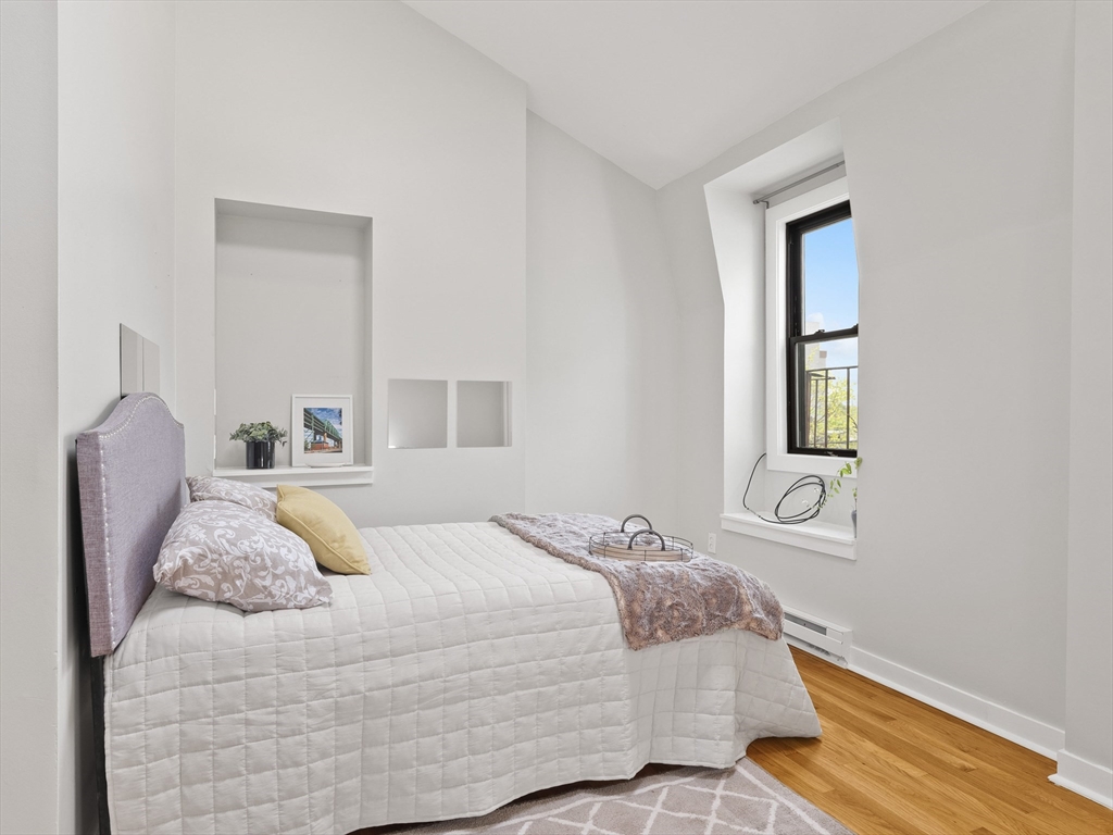 210 Washington Ave # 4