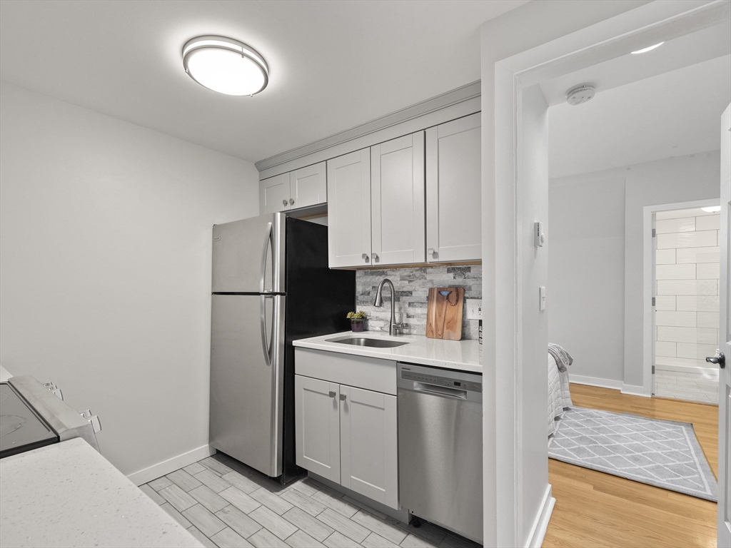 210 Washington Ave # 4