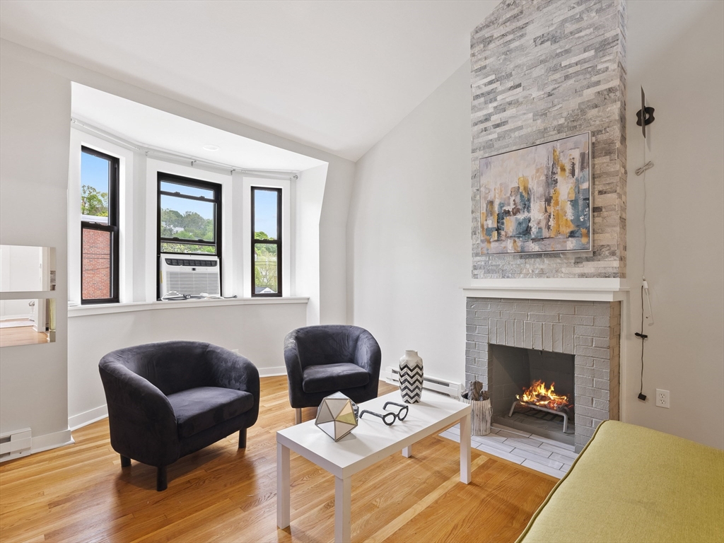 210 Washington Ave # 4