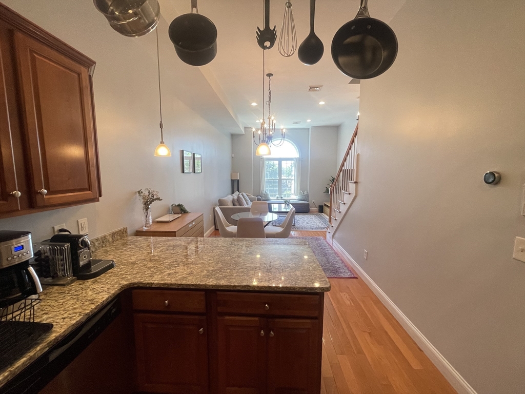 195 Washington Ave # 3