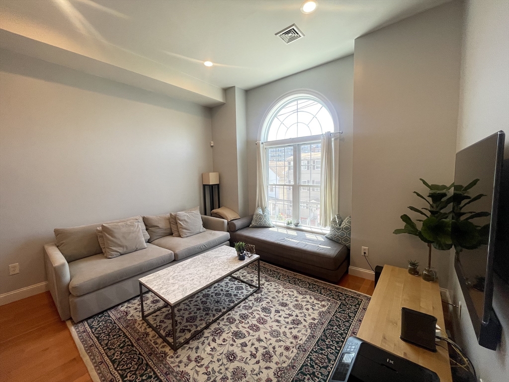 195 Washington Ave # 3