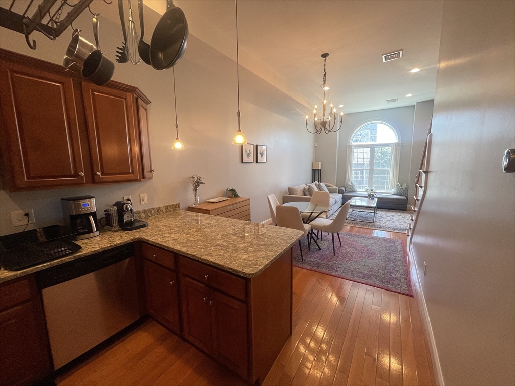 195 Washington Ave # 3