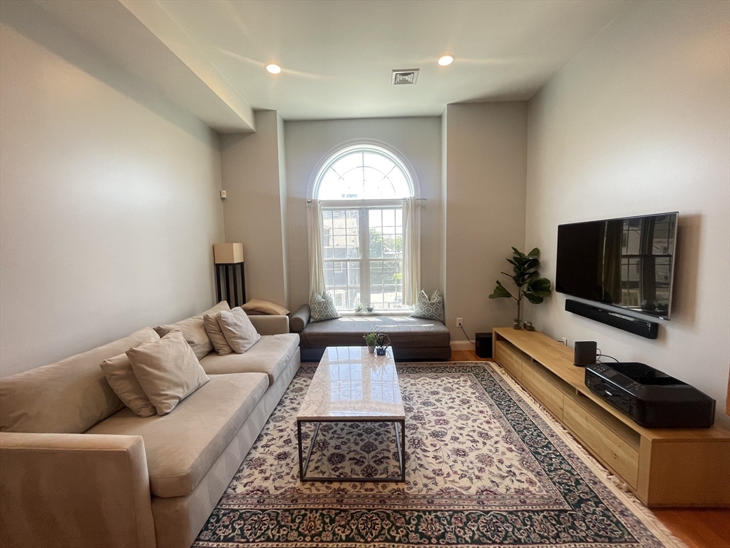 195 Washington Ave # 3