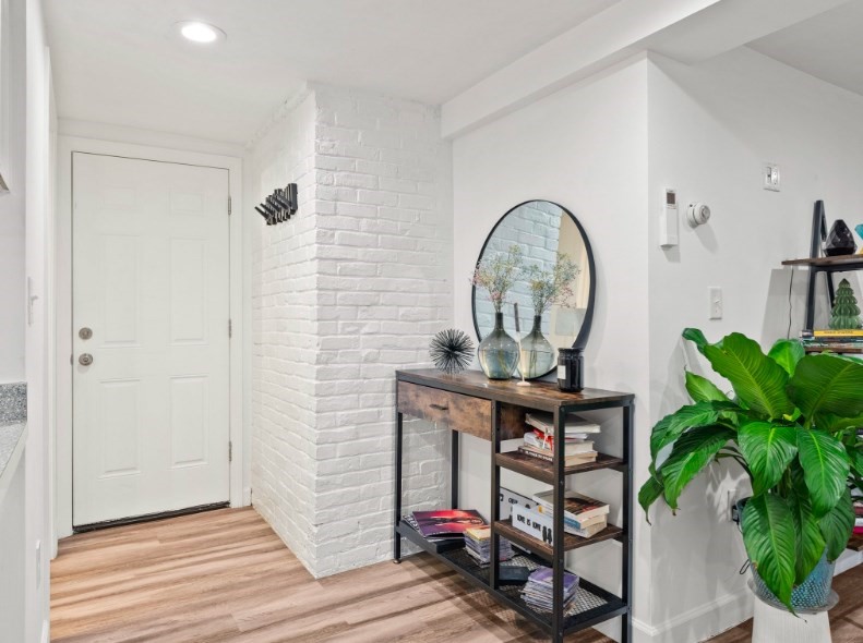 33 Range Ave