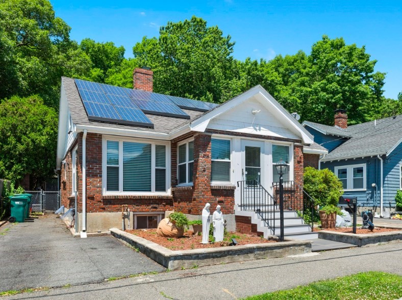 33 Range Ave