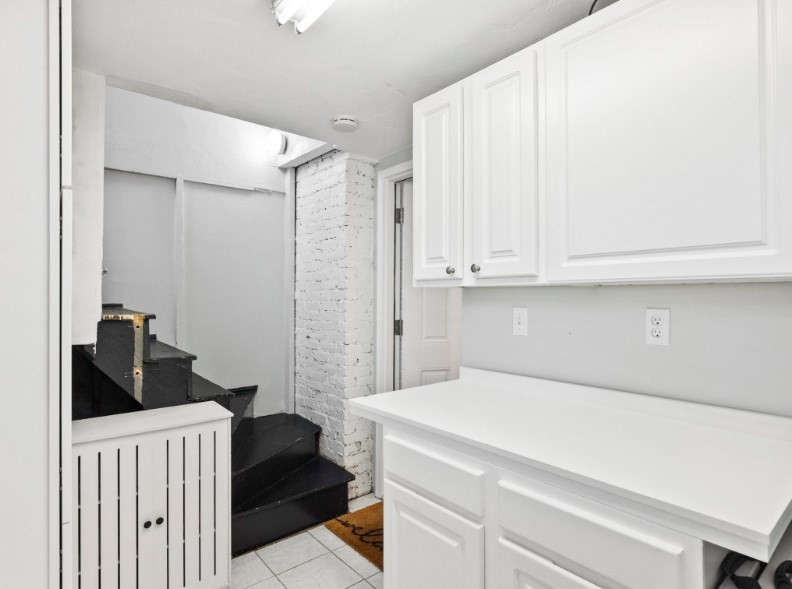 33 Range Ave